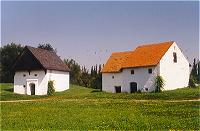 Maison de la Moravie Slovaque. Caves de Vrbice. Mus&eacute;e en plein air de Straznice. Technique "remplie" et de la brique crue.
&copy; H. Sklenarikova
